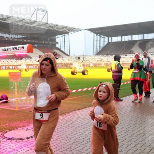 07.12.2025 - St. Pauli X-Mass-Run No. 15 Luisa Fischer http://msf.ph/oto/9383001 07.12.2025 10:13:21 Ziel 51, 15, 9, 18, 1077, 1072, 9, 18, 80, 938, 1044, 1126, 1397, 1733, 2687, 2711, 2712, 2758, 2760, 2770, 3040, 3428, 3514, 3551, 3557, 3585, 3588, 3589, 3799, 3834, 3836, 4082, 4083, 4487, 4664 meine-sportfotos.de