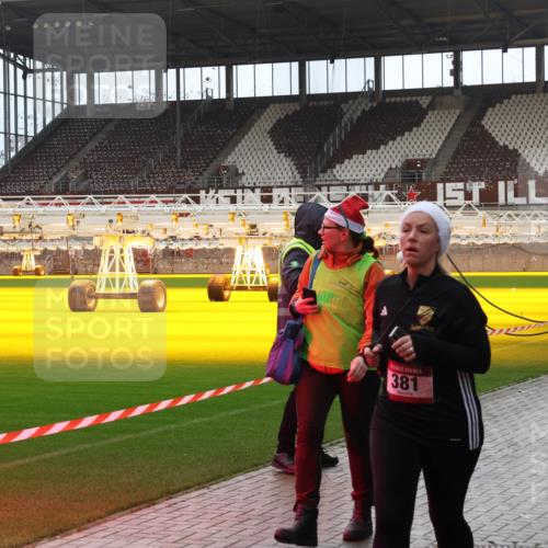 07.12.2025 - St. Pauli X-Mass-Run No. 15 Luisa Fischer http://msf.ph/oto/9383008 07.12.2025 10:51:31 Ziel 381, 249, 381, 564, 769, 1093, 1691, 1726, 1729, 1730, 2737, 2738, 2763, 3199, 3342, 4535, 4537, 4760, 4881 meine-sportfotos.de