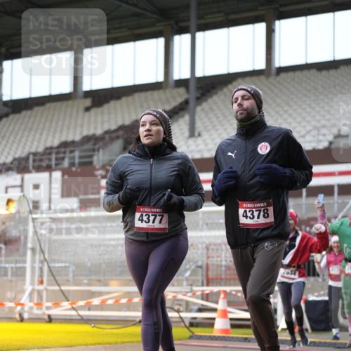 07.12.2025 - St. Pauli X-Mass-Run No. 15 Patografie http://msf.ph/oto/9383011 07.12.2025 10:23:42 Ziel 638, 1104, 2603, 2634, 3539, 3644, 3649, 3887, 3890, 4043, 4139, 4144, 4377, 4378 meine-sportfotos.de