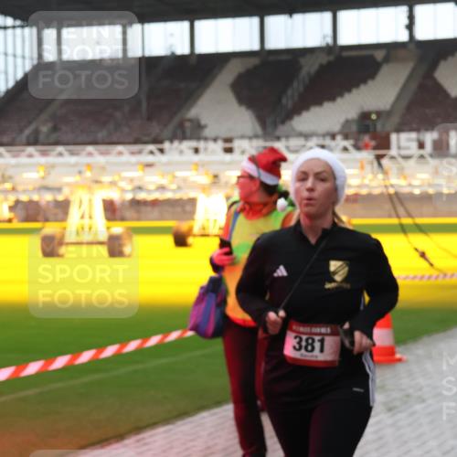 07.12.2025 - St. Pauli X-Mass-Run No. 15 Luisa Fischer http://msf.ph/oto/9383012 07.12.2025 10:51:32 Ziel 381, 249, 381, 564, 769, 1093, 1691, 1726, 1729, 1730, 2737, 2738, 2763, 3199, 3342, 4535, 4537, 4760, 4881 meine-sportfotos.de