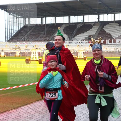 07.12.2025 - St. Pauli X-Mass-Run No. 15 Luisa Fischer http://msf.ph/oto/9383034 07.12.2025 10:51:36 Ziel 15, 1729, 30, 249, 381, 564, 769, 1093, 1691, 2737, 2738, 2763, 3199, 3342, 4535, 4537, 4760, 4881 meine-sportfotos.de