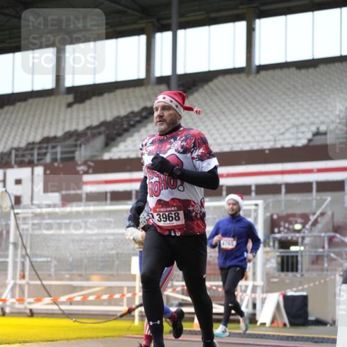 07.12.2025 - St. Pauli X-Mass-Run No. 15 Patografie http://msf.ph/oto/9383060 07.12.2025 10:23:50 Ziel 711, 1104, 2603, 2634, 3968, 4043, 4139, 4144, 4203, 4377, 4378, 4479, 4765 meine-sportfotos.de