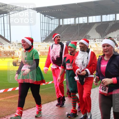 07.12.2025 - St. Pauli X-Mass-Run No. 15 Luisa Fischer http://msf.ph/oto/9383069 07.12.2025 10:13:23 Ziel 1070, 1077, 1074, 3040, 9, 18, 80, 938, 1044, 1126, 1397, 1733, 2687, 2711, 2712, 2758, 2760, 2770, 3040, 3428, 3514, 3551, 3557, 3585, 3588, 3589, 3799, 3834, 3836, 4081, 4082, 4083, 4487, 4664 meine-sportfotos.de