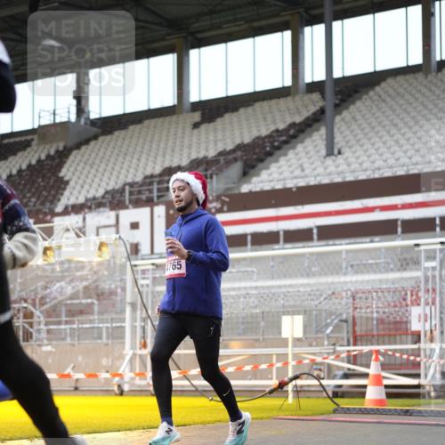 07.12.2025 - St. Pauli X-Mass-Run No. 15 Patografie http://msf.ph/oto/9383080 07.12.2025 10:23:51 Ziel 711, 1104, 2603, 2634, 3968, 4043, 4139, 4144, 4203, 4377, 4378, 4479, 4765 meine-sportfotos.de