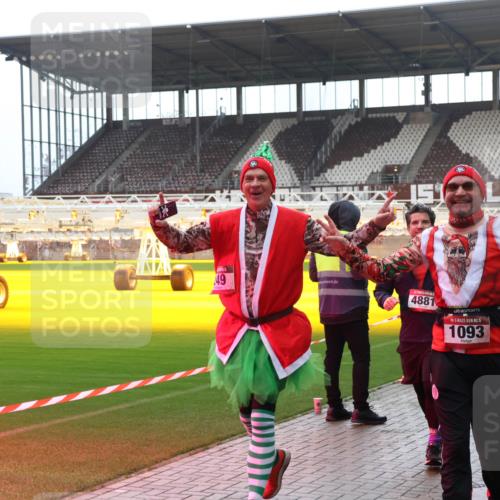 07.12.2025 - St. Pauli X-Mass-Run No. 15 Luisa Fischer http://msf.ph/oto/9383082 07.12.2025 10:51:49 Ziel 151, 4881, 15, 1093, 564, 249, 275, 769, 1047, 1093, 1691, 2103, 2105, 2327, 2332, 2553, 2642, 2643, 2674, 2959, 3199, 3342, 4862 meine-sportfotos.de