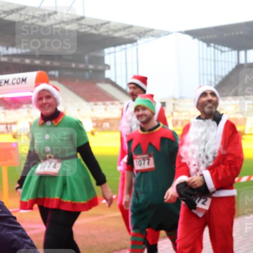 07.12.2025 - St. Pauli X-Mass-Run No. 15 Luisa Fischer http://msf.ph/oto/9383088 07.12.2025 10:13:25 Ziel 1074, 1077, 9, 18, 80, 938, 1044, 1126, 1397, 1733, 2687, 2711, 2712, 2758, 2760, 2770, 3040, 3428, 3514, 3551, 3557, 3585, 3588, 3589, 3799, 3834, 3836, 4081, 4082, 4083, 4487, 4664 meine-sportfotos.de