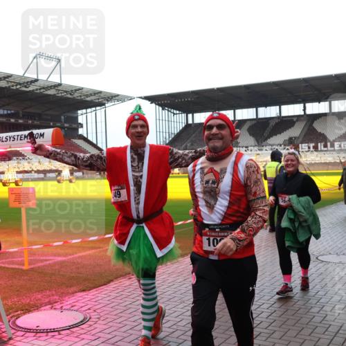 07.12.2025 - St. Pauli X-Mass-Run No. 15 Luisa Fischer http://msf.ph/oto/9383092 07.12.2025 10:51:51 Ziel 249, 15, 10, 56, 3342, 249, 275, 769, 1047, 1093, 1691, 2103, 2105, 2327, 2332, 2553, 2642, 2643, 2674, 2959, 3199, 3342, 4862 meine-sportfotos.de
