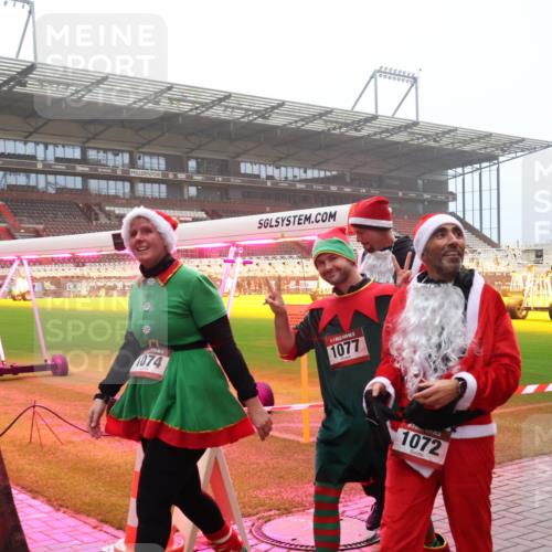 07.12.2025 - St. Pauli X-Mass-Run No. 15 Luisa Fischer http://msf.ph/oto/9383096 07.12.2025 10:13:26 Ziel 1074, 1077, 1072, 9, 18, 80, 938, 1044, 1126, 1397, 1733, 2687, 2711, 2712, 2770, 3040, 3428, 3514, 3551, 3557, 3585, 3588, 3589, 3799, 3834, 3836, 4081, 4082, 4083, 4487, 4664 meine-sportfotos.de