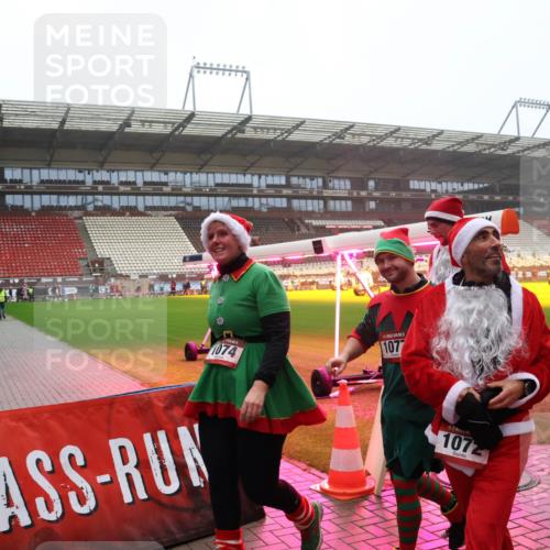 07.12.2025 - St. Pauli X-Mass-Run No. 15 Luisa Fischer http://msf.ph/oto/9383132 07.12.2025 10:13:27 Ziel 1074, 1077, 1072, 9, 18, 80, 938, 1044, 1126, 1397, 1733, 2687, 2711, 2712, 2770, 3040, 3428, 3514, 3551, 3557, 3585, 3588, 3589, 3799, 3834, 3836, 4081, 4082, 4083, 4487, 4664 meine-sportfotos.de