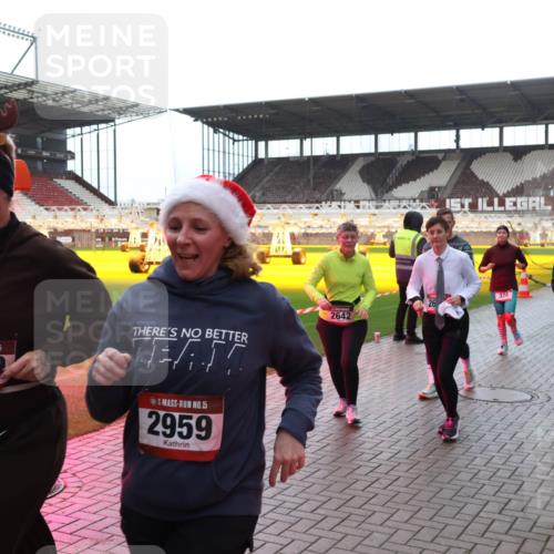 07.12.2025 - St. Pauli X-Mass-Run No. 15 Luisa Fischer http://msf.ph/oto/9383153 07.12.2025 10:52:08 Ziel 15, 199, 2642, 26, 328, 267, 15, 2959, 2327, 275, 328, 1047, 1964, 1982, 1984, 2103, 2105, 2165, 2287, 2289, 2327, 2332, 2553, 2593, 2607, 2642, 2643, 2674, 2836, 2837, 2959, 3199, 3223, 3228, 4550, 4862 meine-sportfotos.de
