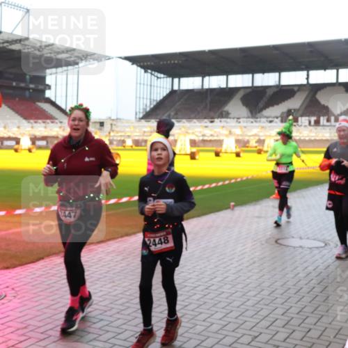 07.12.2025 - St. Pauli X-Mass-Run No. 15 Luisa Fischer http://msf.ph/oto/9383160 07.12.2025 11:25:21 Ziel 2447, 2448, 470, 473, 705, 1320, 1346, 1384, 1427, 1527, 1544, 1752, 1855, 1858, 1961, 2151, 2193, 2244, 2400, 2447, 2448, 2480, 2852, 2859, 2869, 2981, 2990, 3092, 3126, 3193, 3194, 3195, 3306, 3314, 4632, 5003 meine-sportfotos.de