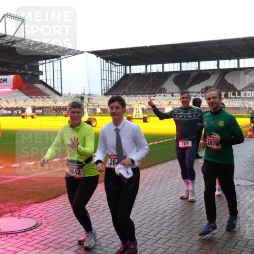 07.12.2025 - St. Pauli X-Mass-Run No. 15 Luisa Fischer http://msf.ph/oto/9383164 07.12.2025 10:52:09 Ziel 2642, 26, 769, 2674, 332, 2327, 275, 328, 1047, 1964, 1982, 1984, 2103, 2105, 2165, 2287, 2289, 2327, 2332, 2553, 2592, 2593, 2607, 2642, 2643, 2674, 2836, 2837, 2959, 3223, 3228, 4550, 4862 meine-sportfotos.de