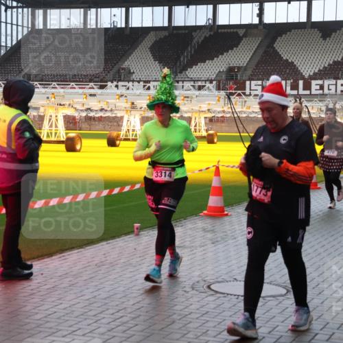 07.12.2025 - St. Pauli X-Mass-Run No. 15 Luisa Fischer http://msf.ph/oto/9383165 07.12.2025 11:25:21 Ziel 3314, 1773, 2606, 470, 473, 705, 1320, 1346, 1384, 1427, 1527, 1544, 1752, 1855, 1858, 1961, 2151, 2193, 2244, 2400, 2447, 2448, 2480, 2852, 2859, 2869, 2981, 2990, 3092, 3126, 3193, 3194, 3195, 3306, 3314, 4632, 5003 meine-sportfotos.de