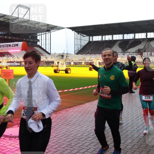 07.12.2025 - St. Pauli X-Mass-Run No. 15 Luisa Fischer http://msf.ph/oto/9383170 07.12.2025 10:52:10 Ziel 2642, 26, 328, 2332, 2105, 275, 328, 1047, 1964, 1982, 1984, 2103, 2105, 2165, 2287, 2289, 2327, 2332, 2553, 2592, 2593, 2607, 2642, 2643, 2661, 2674, 2836, 2837, 2959, 3223, 3228, 4550, 4862 meine-sportfotos.de