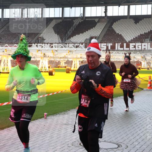 07.12.2025 - St. Pauli X-Mass-Run No. 15 Luisa Fischer http://msf.ph/oto/9383171 07.12.2025 11:25:22 Ziel 3314, 15, 173, 470, 2606, 1858, 470, 473, 705, 1320, 1346, 1384, 1427, 1527, 1544, 1752, 1855, 1858, 1961, 2151, 2193, 2244, 2447, 2448, 2480, 2852, 2859, 2869, 2981, 2990, 3092, 3126, 3193, 3194, 3195, 3306, 3314, 4632, 5003 meine-sportfotos.de