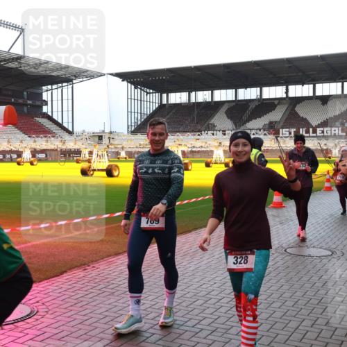 07.12.2025 - St. Pauli X-Mass-Run No. 15 Luisa Fischer http://msf.ph/oto/9383178 07.12.2025 10:52:11 Ziel 769, 328, 2105, 2327, 275, 328, 1047, 1964, 1982, 1984, 2103, 2105, 2165, 2287, 2289, 2327, 2332, 2553, 2592, 2593, 2607, 2642, 2643, 2661, 2674, 2836, 2837, 2959, 3223, 3228, 4550, 4862 meine-sportfotos.de