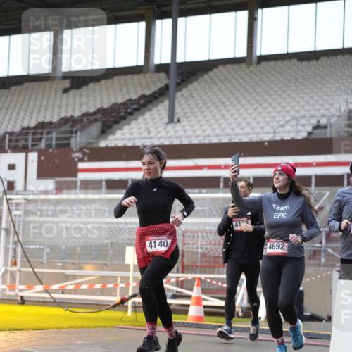 07.12.2025 - St. Pauli X-Mass-Run No. 15 Patografie http://msf.ph/oto/9383180 07.12.2025 10:24:12 Ziel 712, 897, 4040, 4122, 4140, 4689, 4692, 4694 meine-sportfotos.de