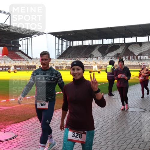 07.12.2025 - St. Pauli X-Mass-Run No. 15 Luisa Fischer http://msf.ph/oto/9383184 07.12.2025 10:52:12 Ziel 769, 5, 328, 332, 2105, 2327, 210, 275, 328, 1047, 1964, 1982, 1984, 2103, 2105, 2165, 2287, 2289, 2327, 2332, 2553, 2592, 2593, 2607, 2642, 2643, 2661, 2674, 2836, 2837, 2959, 3223, 3228, 4550, 4862, 4879 meine-sportfotos.de