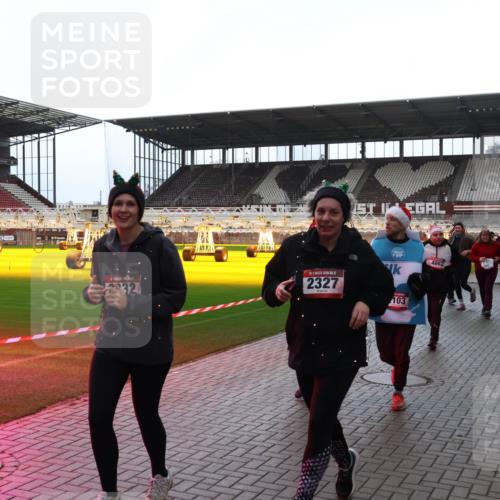 07.12.2025 - St. Pauli X-Mass-Run No. 15 Luisa Fischer http://msf.ph/oto/9383202 07.12.2025 10:52:14 Ziel 32, 5, 2327, 103, 4862, 3228, 275, 328, 1047, 1964, 1982, 1984, 2103, 2105, 2165, 2287, 2289, 2327, 2332, 2553, 2592, 2593, 2607, 2642, 2643, 2661, 2674, 2836, 2837, 2959, 3223, 3228, 4550, 4862, 4865, 4879, 4880 meine-sportfotos.de