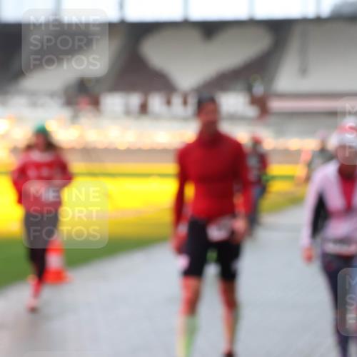 07.12.2025 - St. Pauli X-Mass-Run No. 15 Luisa Fischer http://msf.ph/oto/9383203 07.12.2025 11:25:30 Ziel 470, 473, 705, 1320, 1346, 1384, 1427, 1527, 1544, 1752, 1855, 1858, 1961, 2151, 2193, 2244, 2447, 2448, 2480, 2859, 2869, 2981, 2990, 3126, 3193, 3194, 3195, 3290, 3296, 3301, 3306, 3314, 4101, 4632, 5003 meine-sportfotos.de