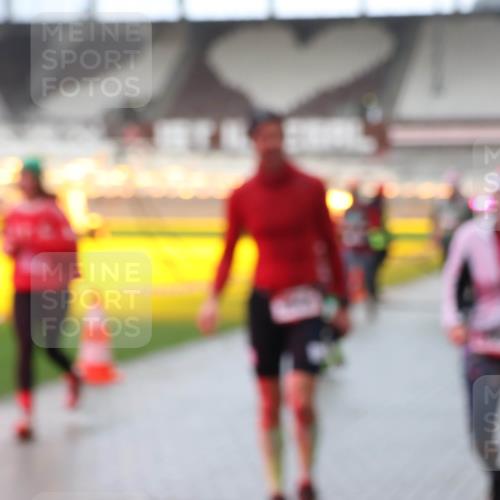 07.12.2025 - St. Pauli X-Mass-Run No. 15 Luisa Fischer http://msf.ph/oto/9383212 07.12.2025 11:25:30 Ziel 470, 473, 705, 1320, 1346, 1384, 1427, 1527, 1544, 1752, 1855, 1858, 1961, 2151, 2193, 2244, 2447, 2448, 2480, 2859, 2869, 2981, 2990, 3126, 3193, 3194, 3195, 3290, 3296, 3301, 3306, 3314, 4101, 4632, 5003 meine-sportfotos.de