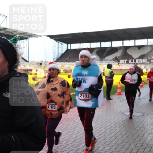 07.12.2025 - St. Pauli X-Mass-Run No. 15 Luisa Fischer http://msf.ph/oto/9383213 07.12.2025 10:52:15 Ziel 15, 2327, 2105, 2103, 4862, 275, 328, 1047, 1964, 1982, 1984, 2103, 2105, 2165, 2287, 2289, 2327, 2332, 2553, 2592, 2593, 2607, 2642, 2643, 2661, 2674, 2836, 2837, 2959, 3223, 3228, 4550, 4862, 4865, 4879, 4880 meine-sportfotos.de