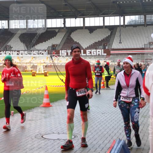 07.12.2025 - St. Pauli X-Mass-Run No. 15 Luisa Fischer http://msf.ph/oto/9383221 07.12.2025 11:25:31 Ziel 3195, 2606, 4632, 2605, 470, 473, 705, 1320, 1346, 1384, 1427, 1527, 1544, 1752, 1855, 1858, 1961, 2151, 2193, 2244, 2447, 2448, 2859, 2869, 2981, 2990, 3126, 3193, 3194, 3195, 3290, 3296, 3301, 3306, 3314, 4101, 4632, 5003 meine-sportfotos.de