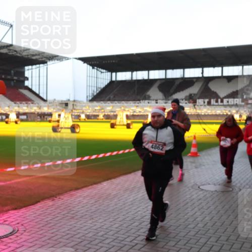 07.12.2025 - St. Pauli X-Mass-Run No. 15 Luisa Fischer http://msf.ph/oto/9383223 07.12.2025 10:52:16 Ziel 4862, 3228, 275, 328, 1047, 1964, 1982, 1984, 2103, 2105, 2165, 2287, 2289, 2327, 2332, 2553, 2592, 2593, 2607, 2642, 2643, 2661, 2674, 2836, 2837, 2959, 3223, 3228, 4550, 4862, 4865, 4879, 4880 meine-sportfotos.de