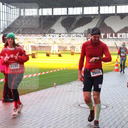 07.12.2025 - St. Pauli X-Mass-Run No. 15 Luisa Fischer http://msf.ph/oto/9383232 07.12.2025 11:25:32 Ziel 00000000, 3195, 4632, 2606, 2605, 470, 473, 705, 1346, 1384, 1427, 1527, 1544, 1752, 1855, 1858, 1961, 2151, 2193, 2244, 2447, 2859, 2869, 2981, 2990, 3126, 3193, 3195, 3290, 3296, 3301, 3306, 3314, 4101, 4632, 5003 meine-sportfotos.de