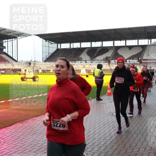 07.12.2025 - St. Pauli X-Mass-Run No. 15 Luisa Fischer http://msf.ph/oto/9383242 07.12.2025 10:52:19 Ziel 3220, 3223, 2593, 27, 275, 328, 1047, 1964, 1982, 1984, 2103, 2105, 2165, 2287, 2289, 2327, 2332, 2553, 2592, 2593, 2607, 2642, 2643, 2661, 2674, 2836, 2837, 2959, 3223, 3228, 4550, 4862, 4865, 4879, 4880 meine-sportfotos.de