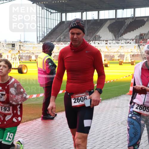 07.12.2025 - St. Pauli X-Mass-Run No. 15 Luisa Fischer http://msf.ph/oto/9383251 07.12.2025 11:25:34 Ziel 5, 3193, 19, 15, 2606, 2605, 470, 473, 705, 1346, 1384, 1427, 1527, 1544, 1855, 1858, 1961, 2151, 2193, 2244, 2447, 2859, 2869, 2981, 2990, 3126, 3193, 3195, 3290, 3296, 3301, 3306, 3314, 4101, 4632, 5003 meine-sportfotos.de
