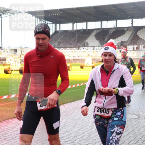 07.12.2025 - St. Pauli X-Mass-Run No. 15 Luisa Fischer http://msf.ph/oto/9383259 07.12.2025 11:25:35 Ziel 2605, 4632, 2981, 2193, 470, 473, 705, 1346, 1384, 1427, 1527, 1544, 1855, 1858, 1961, 2151, 2193, 2244, 2447, 2859, 2869, 2981, 2990, 3126, 3193, 3195, 3290, 3296, 3301, 3306, 3314, 4101, 4632, 5003 meine-sportfotos.de
