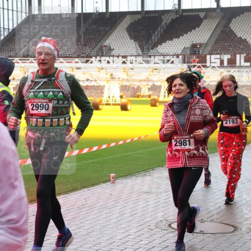 07.12.2025 - St. Pauli X-Mass-Run No. 15 Luisa Fischer http://msf.ph/oto/9383263 07.12.2025 11:25:37 Ziel 15, 2990, 15, 2981, 2193, 470, 473, 705, 1384, 1427, 1527, 1544, 1855, 1858, 1961, 2151, 2193, 2244, 2447, 2859, 2869, 2981, 2990, 3126, 3193, 3195, 3290, 3296, 3301, 3306, 3314, 4101, 4632, 5003 meine-sportfotos.de