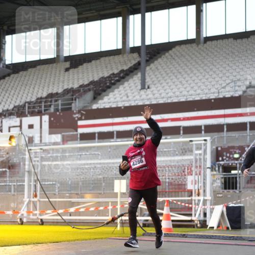 07.12.2025 - St. Pauli X-Mass-Run No. 15 Patografie http://msf.ph/oto/9383266 07.12.2025 10:24:24 Ziel 712, 1986, 2071, 4122, 4140, 4689, 4692, 4694, 4766, 4780 meine-sportfotos.de