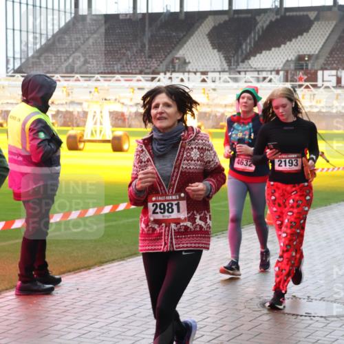 07.12.2025 - St. Pauli X-Mass-Run No. 15 Luisa Fischer http://msf.ph/oto/9383269 07.12.2025 11:25:37 Ziel 15, 0, 0, 15, 2981, 1, 4632, 2193, 470, 473, 705, 1384, 1427, 1527, 1544, 1855, 1858, 1961, 2151, 2193, 2244, 2447, 2859, 2869, 2981, 2990, 3126, 3193, 3195, 3290, 3296, 3301, 3306, 3314, 4101, 4632, 5003 meine-sportfotos.de