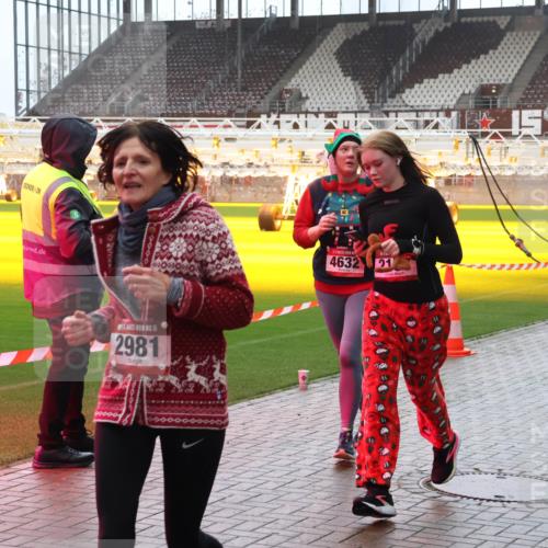 07.12.2025 - St. Pauli X-Mass-Run No. 15 Luisa Fischer http://msf.ph/oto/9383271 07.12.2025 11:25:38 Ziel 5, 2981, 0000, 4632, 1, 21, 470, 473, 705, 1384, 1427, 1527, 1544, 1855, 1858, 1961, 2151, 2193, 2244, 2447, 2859, 2869, 2981, 2990, 3126, 3193, 3290, 3296, 3301, 3306, 3314, 4101, 4632, 5003 meine-sportfotos.de