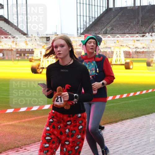 07.12.2025 - St. Pauli X-Mass-Run No. 15 Luisa Fischer http://msf.ph/oto/9383280 07.12.2025 11:25:39 Ziel 21, 470, 473, 705, 1384, 1427, 1527, 1544, 1855, 1858, 1961, 2151, 2193, 2244, 2447, 2981, 2990, 3126, 3290, 3296, 3301, 3306, 3314, 4101, 4632, 5003 meine-sportfotos.de
