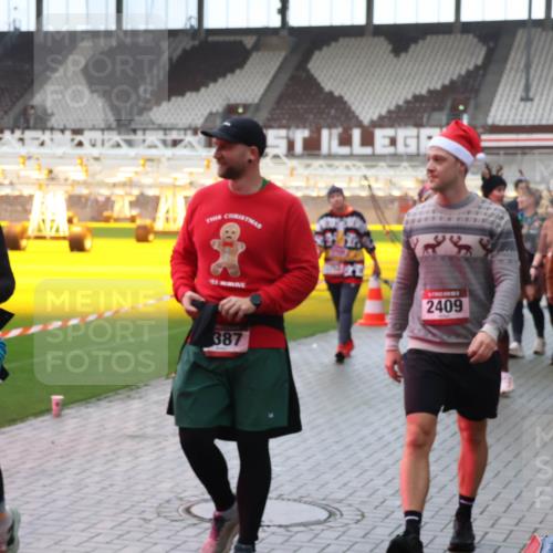 07.12.2025 - St. Pauli X-Mass-Run No. 15 Luisa Fischer http://msf.ph/oto/9383297 07.12.2025 11:25:45 Ziel 2869, 387, 2409, 470, 473, 1527, 1544, 1855, 1858, 1961, 2151, 2193, 2244, 2498, 2981, 2990, 3126, 3290, 3296, 3301, 3314, 4101, 4825, 5003 meine-sportfotos.de