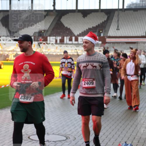 07.12.2025 - St. Pauli X-Mass-Run No. 15 Luisa Fischer http://msf.ph/oto/9383301 07.12.2025 11:25:45 Ziel 48237, 2387, 1527, 2409, 2246, 470, 473, 1527, 1544, 1855, 1858, 1961, 2151, 2193, 2244, 2498, 2981, 2990, 3126, 3290, 3296, 3301, 3314, 4101, 4825, 5003 meine-sportfotos.de