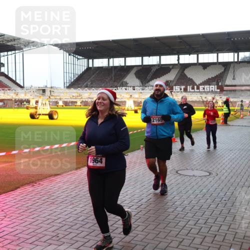 07.12.2025 - St. Pauli X-Mass-Run No. 15 Luisa Fischer http://msf.ph/oto/9383307 07.12.2025 10:52:29 Ziel 1964, 2165, 4550, 2737, 2738, 27, 275, 328, 499, 506, 654, 931, 1047, 1098, 1964, 1982, 1984, 2103, 2105, 2165, 2287, 2289, 2327, 2332, 2553, 2592, 2593, 2607, 2661, 2836, 2837, 3223, 3228, 4550, 4797, 4862, 4864, 4865, 4866, 4879, 4880, 4882 meine-sportfotos.de
