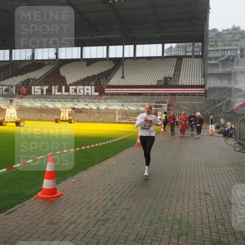 07.12.2025 - St. Pauli X-Mass-Run No. 15 Fabian Wolf http://msf.ph/oto/9383312 07.12.2025 10:10:53 Ziel 57, 979, 983, 1148, 1149, 1150, 1426, 1768, 2530, 4885 meine-sportfotos.de