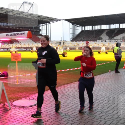 07.12.2025 - St. Pauli X-Mass-Run No. 15 Luisa Fischer http://msf.ph/oto/9383333 07.12.2025 10:52:32 Ziel 4550, 27, 275, 328, 499, 506, 654, 931, 1098, 1964, 1982, 1984, 2165, 2287, 2289, 2553, 2592, 2593, 2607, 2661, 2836, 2837, 3223, 3228, 4550, 4797, 4862, 4864, 4865, 4866, 4879, 4880, 4882 meine-sportfotos.de