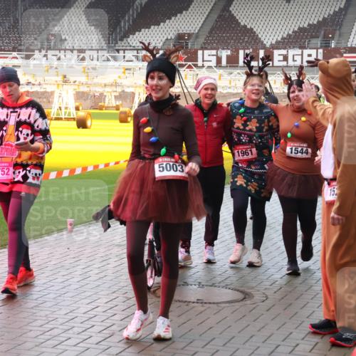 07.12.2025 - St. Pauli X-Mass-Run No. 15 Luisa Fischer http://msf.ph/oto/9383359 07.12.2025 11:25:51 Ziel 1752, 5003, 1961, 1544, 15, 2244, 470, 473, 1334, 1339, 1379, 1388, 1527, 1544, 1672, 1855, 1858, 1961, 2151, 2193, 2244, 2498, 2981, 2990, 3126, 3290, 3296, 3301, 4101, 4654, 4825, 5003 meine-sportfotos.de