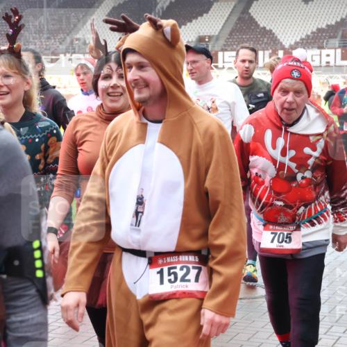 07.12.2025 - St. Pauli X-Mass-Run No. 15 Luisa Fischer http://msf.ph/oto/9383399 07.12.2025 11:25:56 Ziel 15, 4, 15, 1527, 705, 2498, 1334, 1339, 1379, 1388, 1527, 1544, 1593, 1672, 1855, 1858, 1961, 2151, 2193, 2244, 2498, 2981, 2990, 3126, 3290, 3296, 3301, 4101, 4654, 4825, 5003 meine-sportfotos.de
