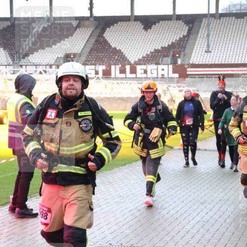 07.12.2025 - St. Pauli X-Mass-Run No. 15 Luisa Fischer http://msf.ph/oto/9383407 07.12.2025 10:52:49 Ziel 198, 487, 931, 27, 499, 506, 654, 931, 1098, 1305, 2287, 2289, 2592, 2661, 4550, 4797, 4864, 4865, 4866, 4879, 4880, 4882 meine-sportfotos.de