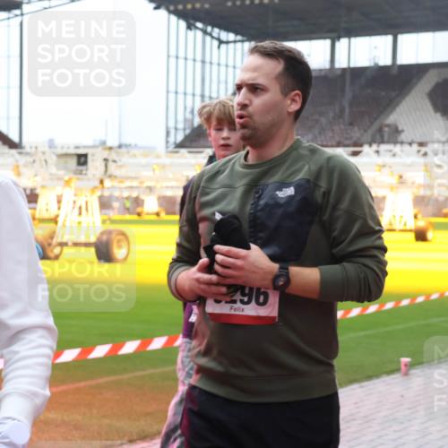07.12.2025 - St. Pauli X-Mass-Run No. 15 Luisa Fischer http://msf.ph/oto/9383432 07.12.2025 11:26:00 Ziel 96, 2498, 1334, 1339, 1379, 1388, 1527, 1544, 1593, 1672, 1961, 2151, 2193, 2244, 2498, 3050, 3051, 3126, 3290, 3296, 3301, 4101, 4654, 4825, 5003 meine-sportfotos.de