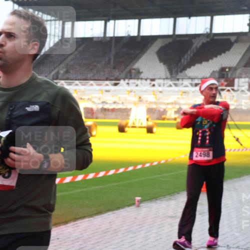 07.12.2025 - St. Pauli X-Mass-Run No. 15 Luisa Fischer http://msf.ph/oto/9383434 07.12.2025 11:26:00 Ziel 3293, 2498, 1334, 1339, 1379, 1388, 1527, 1544, 1593, 1672, 1961, 2151, 2193, 2244, 2498, 3050, 3051, 3126, 3290, 3296, 3301, 4101, 4654, 4825, 5003 meine-sportfotos.de