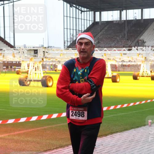 07.12.2025 - St. Pauli X-Mass-Run No. 15 Luisa Fischer http://msf.ph/oto/9383451 07.12.2025 11:26:03 Ziel 15, 2498, 1334, 1339, 1379, 1388, 1544, 1593, 1672, 1961, 2055, 2151, 2244, 2498, 3050, 3051, 3126, 3290, 3296, 3301, 4101, 4654, 4825 meine-sportfotos.de