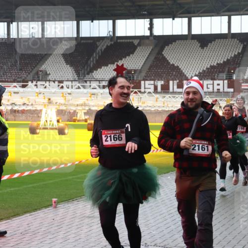 07.12.2025 - St. Pauli X-Mass-Run No. 15 Luisa Fischer http://msf.ph/oto/9383477 07.12.2025 11:26:17 Ziel 198, 15, 15, 2166, 1, 2161, 674, 678, 1079, 1334, 1339, 1344, 1356, 1379, 1388, 1593, 1672, 1673, 2055, 2088, 2145, 2161, 2166, 2198, 2255, 2265, 2498, 3050, 3051, 3068, 3070, 3094, 3290, 3296, 3301, 3607, 4101, 4654, 4825 meine-sportfotos.de