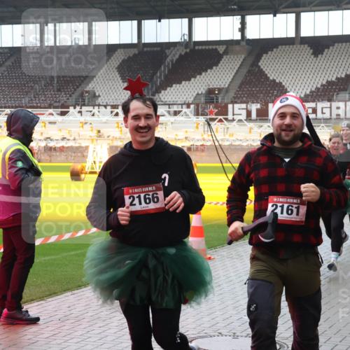 07.12.2025 - St. Pauli X-Mass-Run No. 15 Luisa Fischer http://msf.ph/oto/9383480 07.12.2025 11:26:17 Ziel 15, 2166, 15, 2161, 674, 678, 1079, 1334, 1339, 1344, 1356, 1379, 1388, 1593, 1672, 1673, 2055, 2088, 2145, 2161, 2166, 2198, 2255, 2265, 2498, 3050, 3051, 3068, 3070, 3094, 3290, 3296, 3301, 3607, 4101, 4654, 4825 meine-sportfotos.de